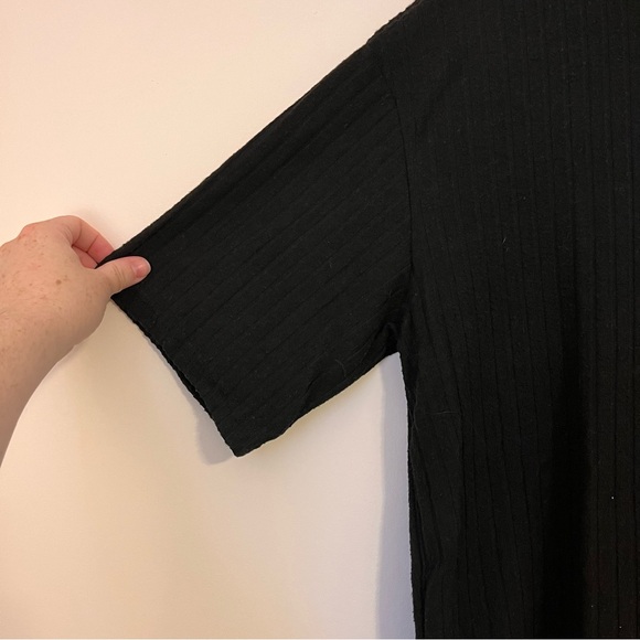 Shorts & Tee Set - Picture 2 of 4